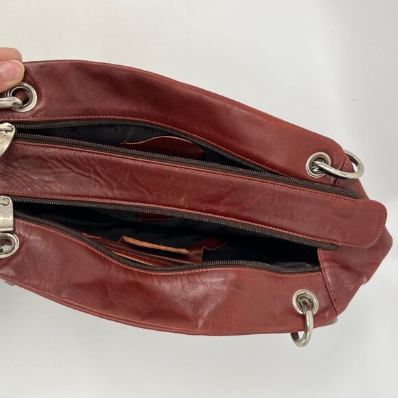 Saki Red Zip Faux Leather Shoulder Bag | Classic Style - Picture 4 of 12